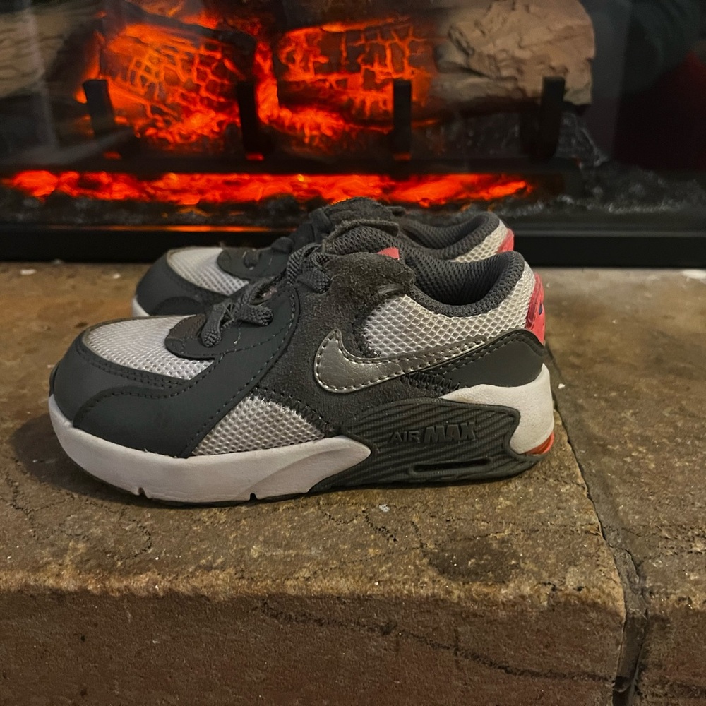 Size 8C Girls Nike Air Max